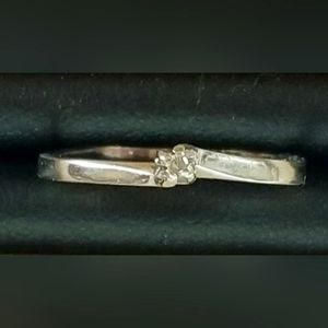 14K White Gold Diamond Ring